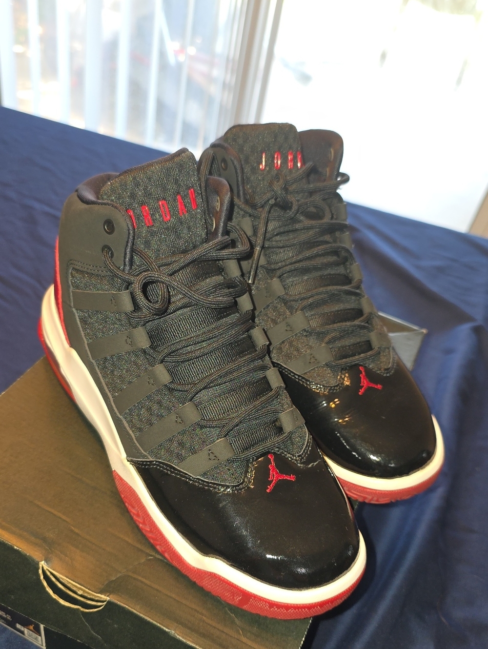 Jordan Max Aura (GS) Red-Black-White
